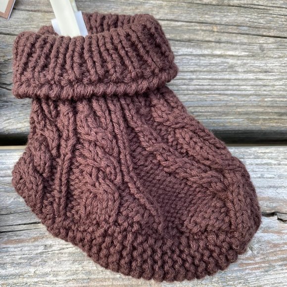 Gap Brown Knit Hat with Ears & Booties for Baby - Picture 5 of 13